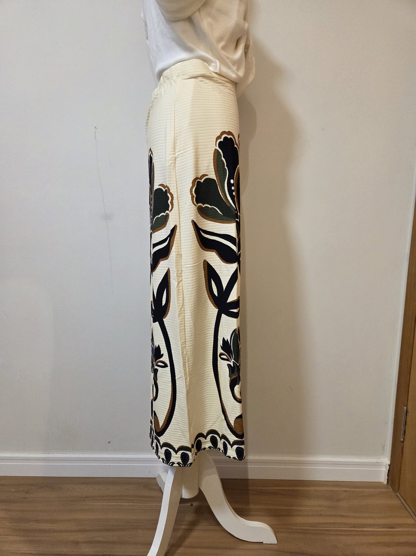 Saia Farm Midi Canelada off White com Floral Verde