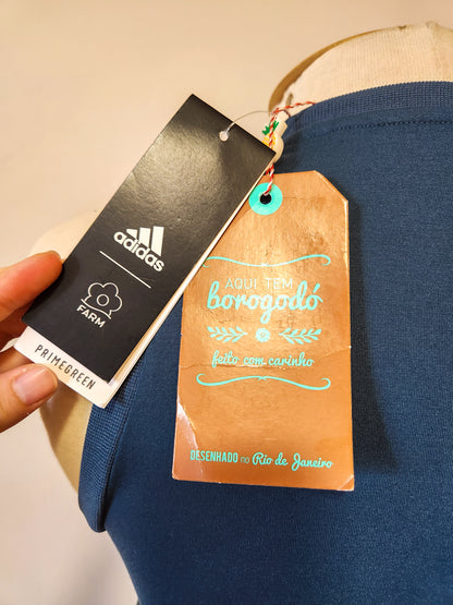 Blusinha Farm Adidas Tie Dye Azul 3 Tons - Modelo Cropped