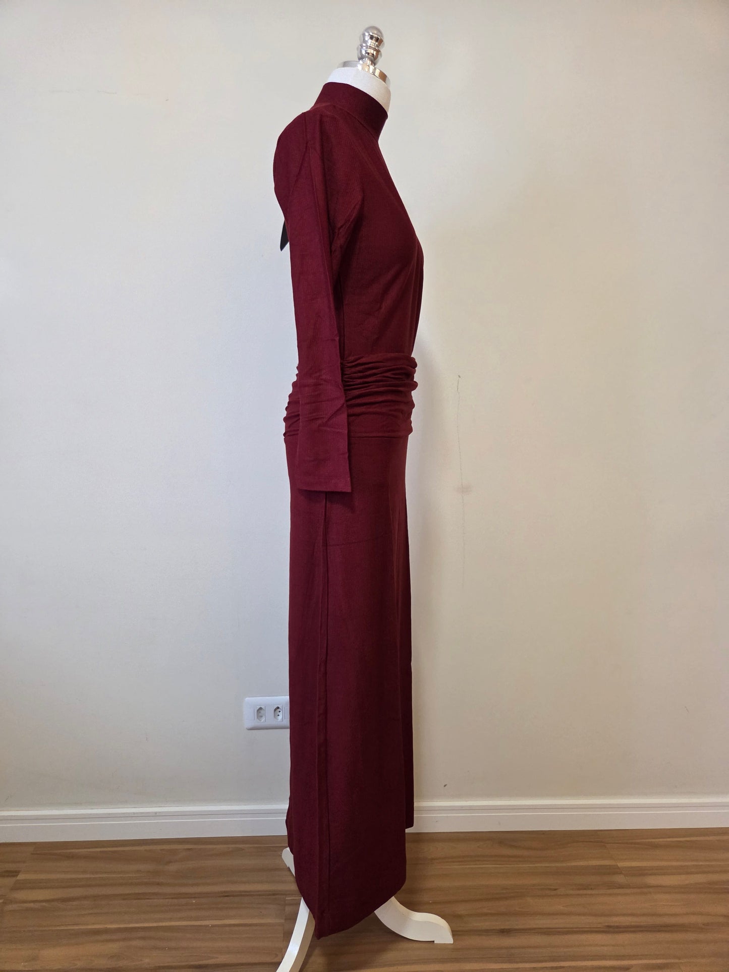 Vestido Farm Manga Comprida Vinho Assimétrico Golinha