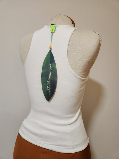 Regata Farm Rio com Estampa de Arara Tricolor e Folhagens