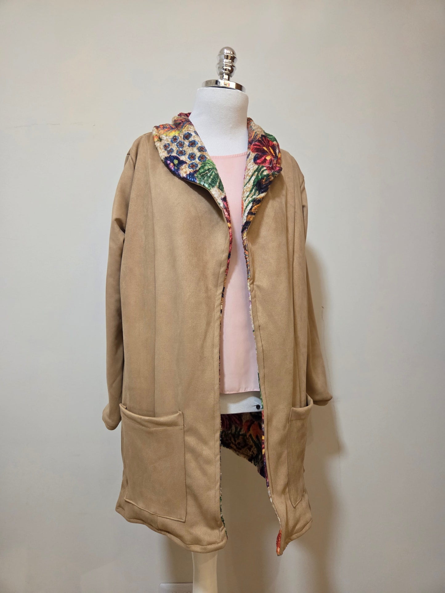 Casaco Dupla Face Floral e Nude Soft